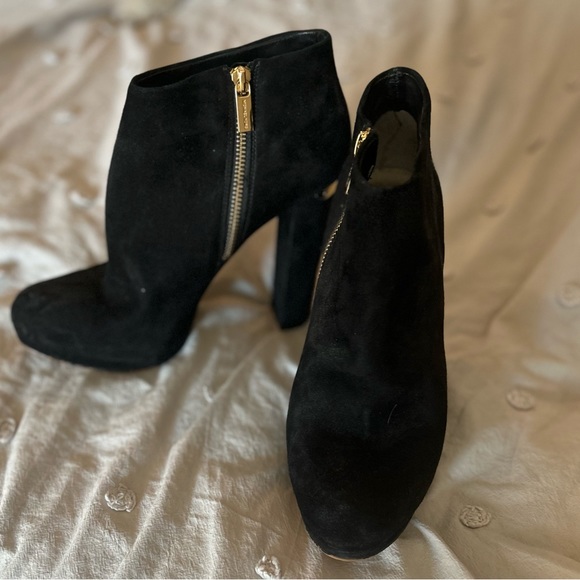 Michael Kors Haven Ankle Boots - Picture 3 of 4
